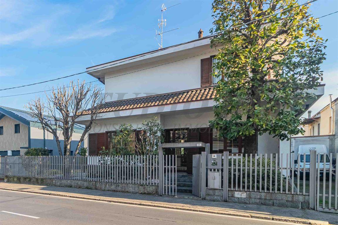 Vendita Villa unifamiliare Casa/Villa Cesano Maderno Via Milano 420000