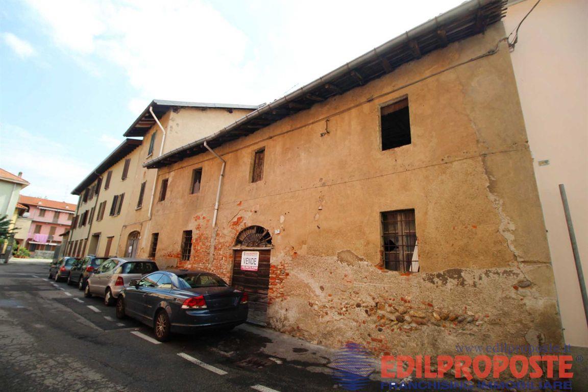 Casa Indipendente in vendita in Via Cavour , Rovellasca