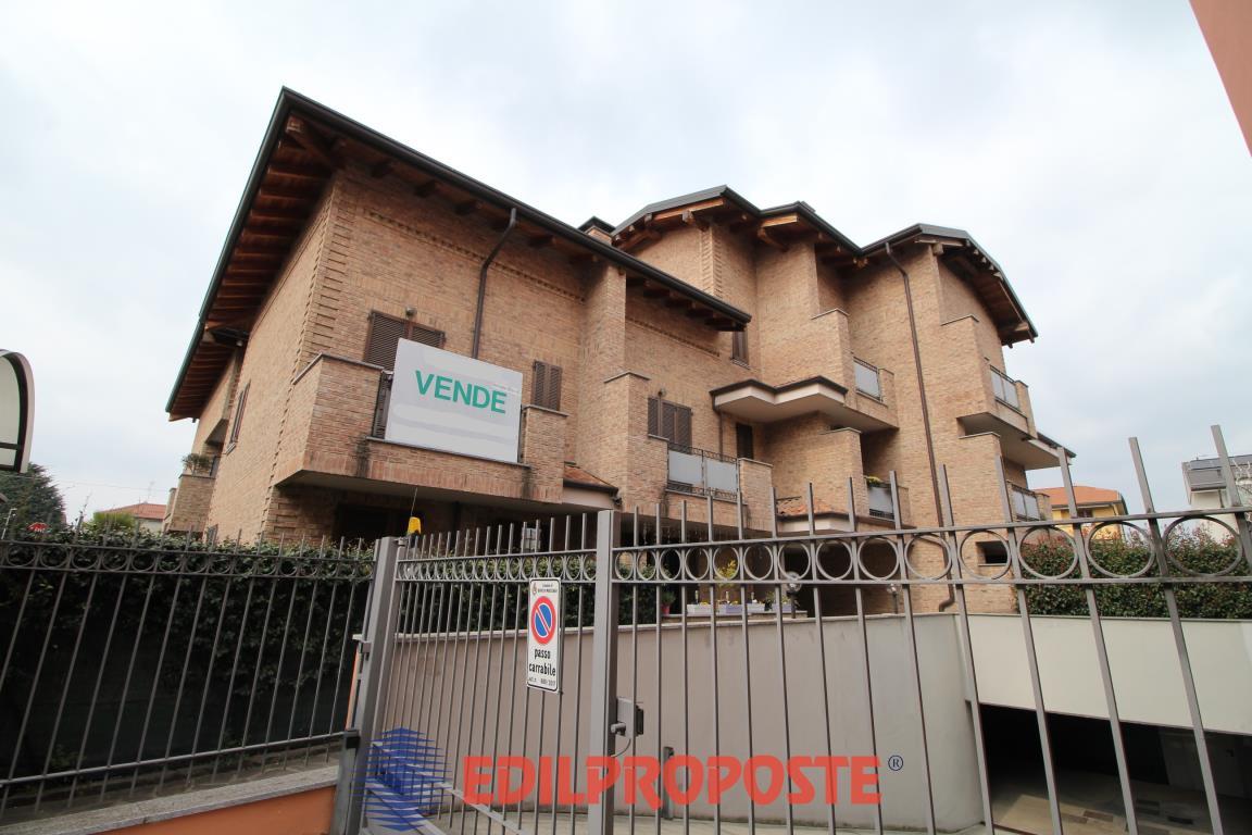 Vendita 5 Locali Appartamento Bovisio-Masciago via Alfieri  445283