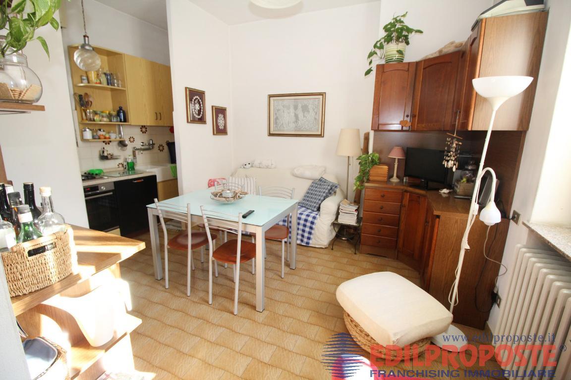 Vendita Bilocale Appartamento Lazzate via Milano  408157