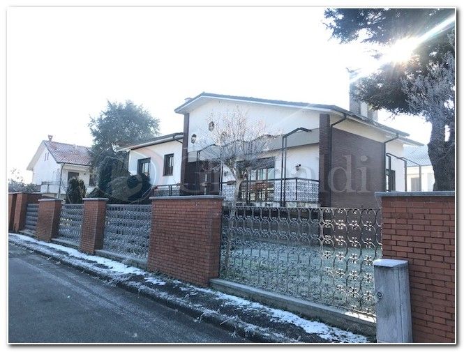 Vendita Villa unifamiliare Casa/Villa Abbiategrasso Via Fratelli Rosselli, 2 108708
